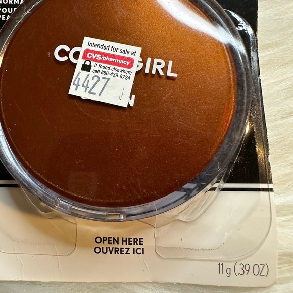 🩵3/$10 COVERGIRL Medium Light Pressed Powder - Picture 4 of 8